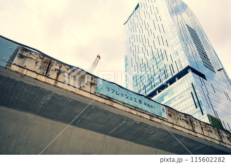 首都高リフレッシュ工事実施中の渋谷駅西口周辺　2024.06　暖色寒色強調 115602282