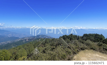 ネパール・ナガルコットから眺めるヒマラヤの峰々 Himalayas from Nagarkot 115602471