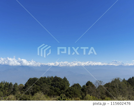 ネパール・ナガルコットから眺めるヒマラヤの峰々 Himalayas from Nagarkot 115602476