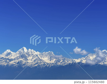 ネパール・ナガルコットから眺めるヒマラヤの峰々 Himalayas from Nagarkot 115602480