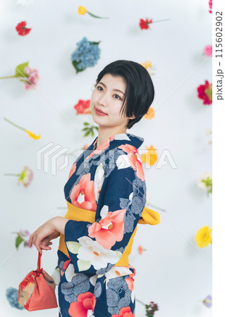 浴衣を着た女性のポートレート 浴衣を着た女性のポートレート 115602902