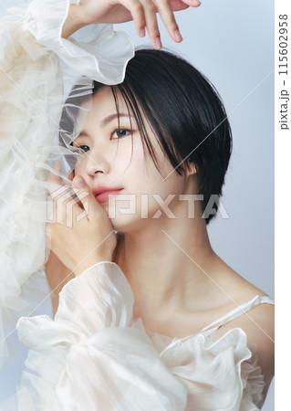 女性の美容イメージ　スキンケア　コスメ 115602958