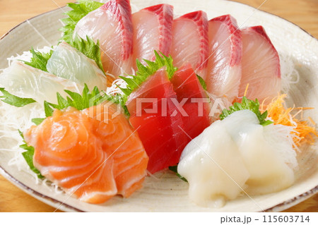 ひらまさ刺身盛合わせ 115603714