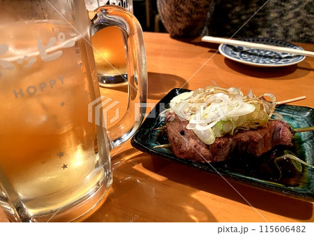 【焼き鳥・焼きとん/ホッピー】居酒屋でホッピーと焼きとん(豚レバー) 【焼き鳥・焼きとん/ホッピー】居酒屋でホッピーと焼きとん(豚レバー) 115606482