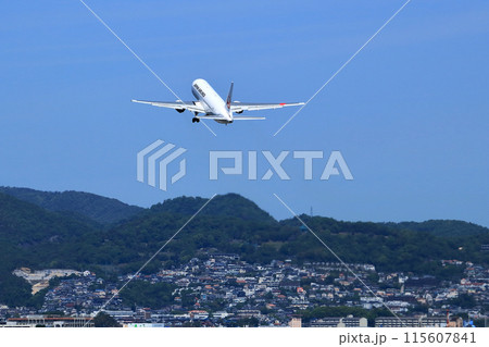 大阪国際空港　JAL　飛行機　離陸　スカイパーク 115607841