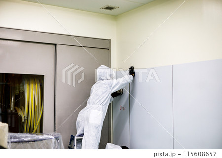 内装工事ステンレス板貼り 115608657