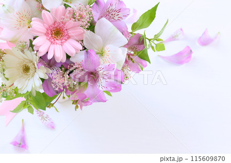 優しい色のアレンジメント 優しい色のアレンジメント 115609870