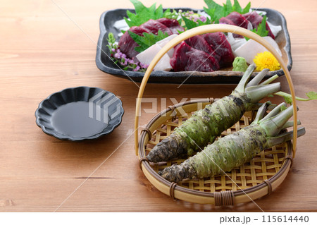 本わさび(生山葵)とミンク鯨のお刺身 本わさび(生山葵)とミンク鯨のお刺身 115614440