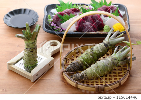 本わさび（生山葵）とお刺身 115614446