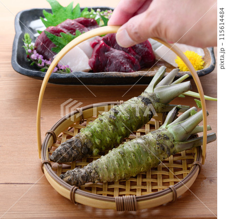 本わさび（生山葵）とミンク鯨のお刺身 115614484