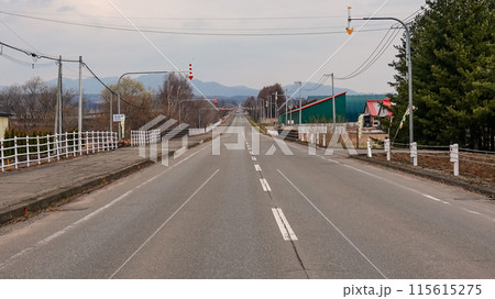 一直線に伸びる道路（北海道士幌町） 115615275