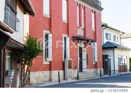 岡山県瀬戸内市牛窓町のしおまち唐琴通りにある牛窓文化館（旧牛窓銀行本店） 115615450