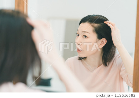 a forty-something woman 115616592