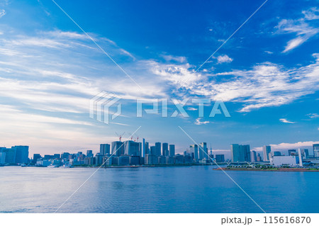 （東京都）レインボーブリッジ北側遊歩道からの眺める晴海方面 115616870
