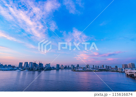 （東京都）レインボーブリッジ北側遊歩道からの眺める晴海方面 115616874