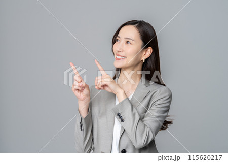 若いビジネスウーマン 115620217