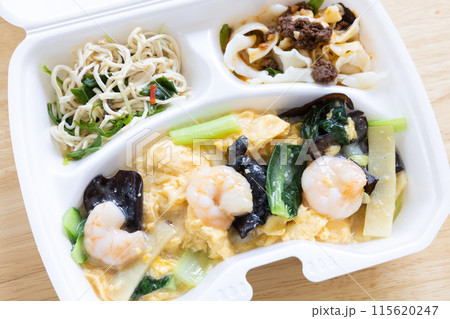 おいしい中華料理、エビと卵と野菜炒め おいしい中華料理、エビと卵と野菜炒め 115620247