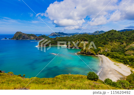 小笠原諸島・父島 中山峠展望台から望む絶景 小笠原諸島・父島 中山峠展望台から望む絶景 115620492