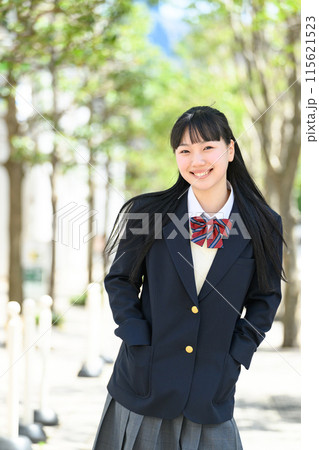 女子高生 通学 新緑 ポートレート 女子高生 通学 新緑 ポートレート 115621523