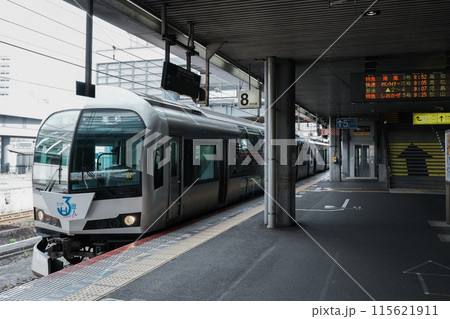 高松行きのマリンライナー（JR岡山駅にて） 115621911