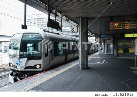 高松行きのマリンライナー（JR岡山駅にて） 115621912