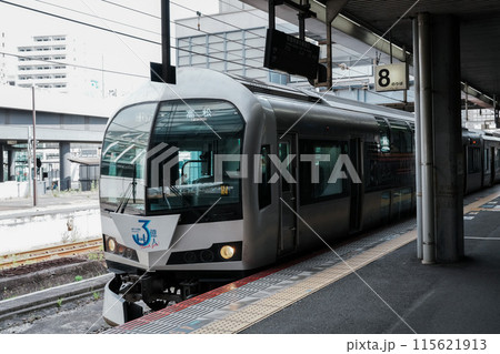 高松行きのマリンライナー（JR岡山駅にて） 115621913