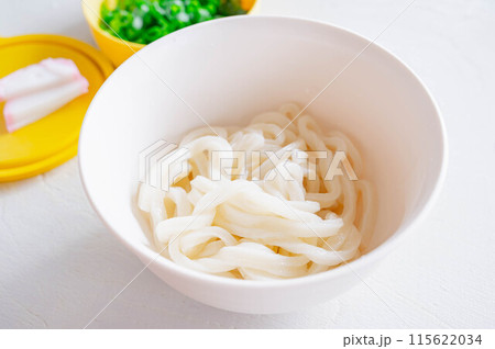 レンチンした冷凍うどん 115622034