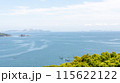 瀬戸内海の青い海と青い空 115622122