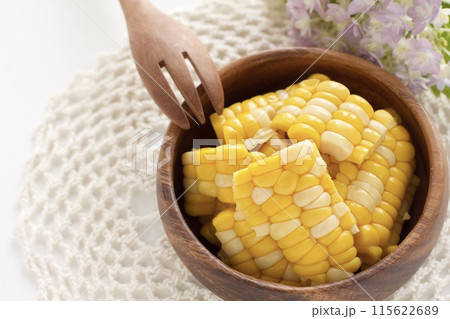 ゆでトウモロコシ ゆでトウモロコシ 115622689
