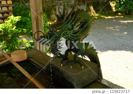 新潟県上越市の勝負の神様を祀る春日山神社 115623717