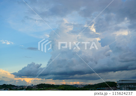 積乱雲の背景 積乱雲の背景 115624237
