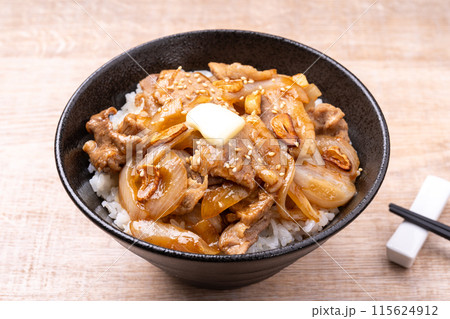 豚肉のガリバタ丼 115624912