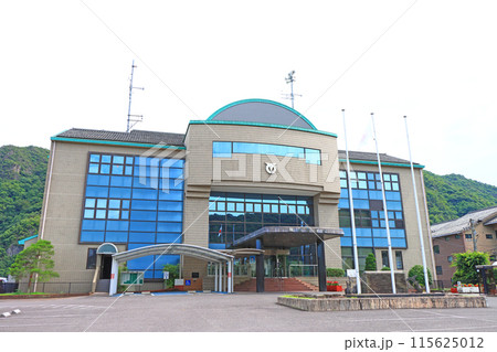 岐阜県坂祝町、坂祝町役場の風景 115625012