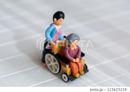 手作り紙粘土人形 介護 手作り紙粘土人形 介護 115625239