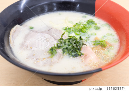 美味しい魚介系スープのラーメン 美味しい魚介系スープのラーメン 115625574