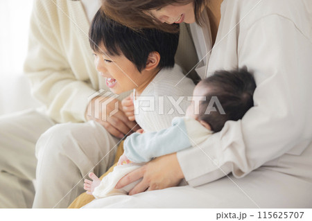 赤ちゃんとファミリー　 115625707