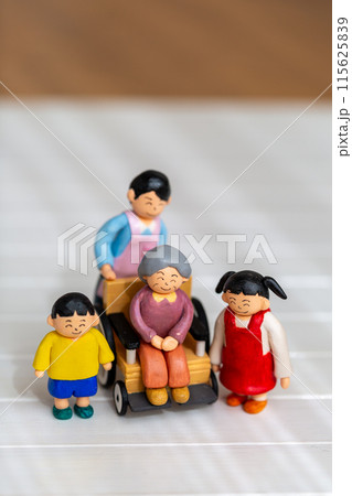手作り紙粘土人形 家族 手作り紙粘土人形 家族 115625839