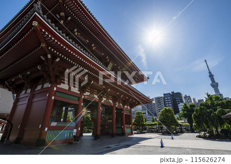 浅草寺宝蔵門(仁王門)とスカイツリー 東京都台東区浅草 浅草寺宝蔵門(仁王門)とスカイツリー 東京都台東区浅草 115626274