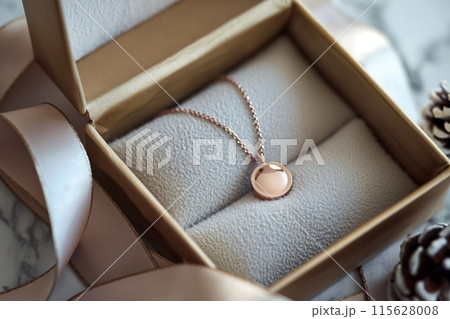 Elegant rose gold pendant necklace in gift box 115628008