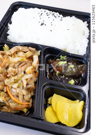 おいしい中華料理の肉野菜炒め弁当 おいしい中華料理の肉野菜炒め弁当 115629465