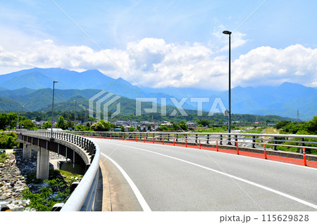 釜無川橋/釜無川より武川町方面を望む(山梨県北杜市)【2024.6】 釜無川橋/釜無川より武川町方面を望む(山梨県北杜市)【2024.6】 115629828