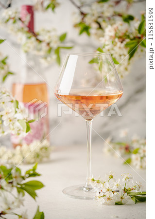 Rose wine glass 115631599