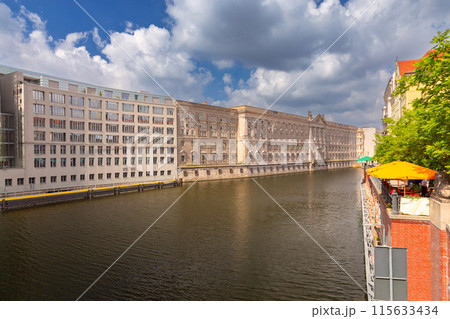 Old houses on the river bank in the historical district of Nikolaiviertel in Berlin. 115633434