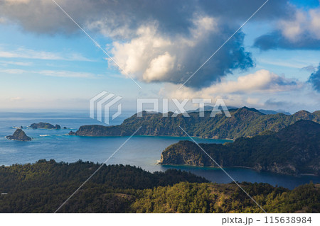 小笠原諸島・父島 旭山山頂から望む絶景 小笠原諸島・父島 旭山山頂から望む絶景 115638984