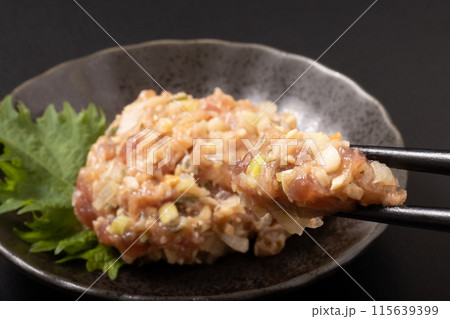 鰹のなめろう(仙台味噌) 鰹のなめろう(仙台味噌) 115639399