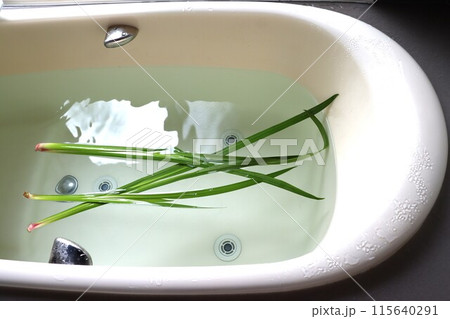 こどもの日の菖蒲湯 115640291