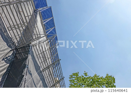 ビルの建設工事 115640641