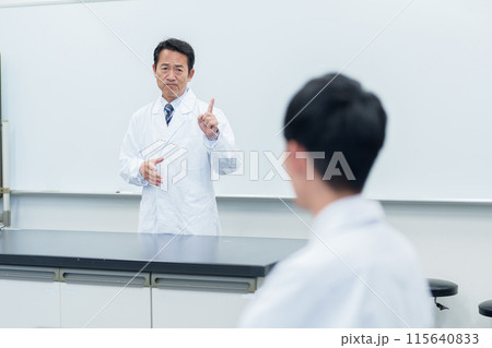 研究室 講義 医者 科学者 研究室 講義 医者 科学者 115640833