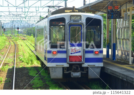 JR東日本信越本線直江津駅から柏崎駅までの車窓風景(2022年夏) 115641322