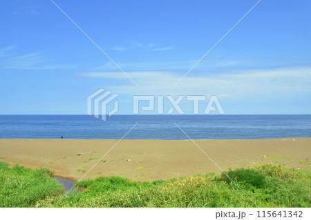 JR東日本信越本線直江津駅から柏崎駅までの車窓風景(2022年夏) 115641342